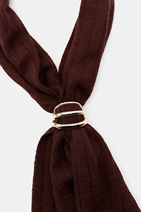 KNIT BANDANA WITH BROOCH