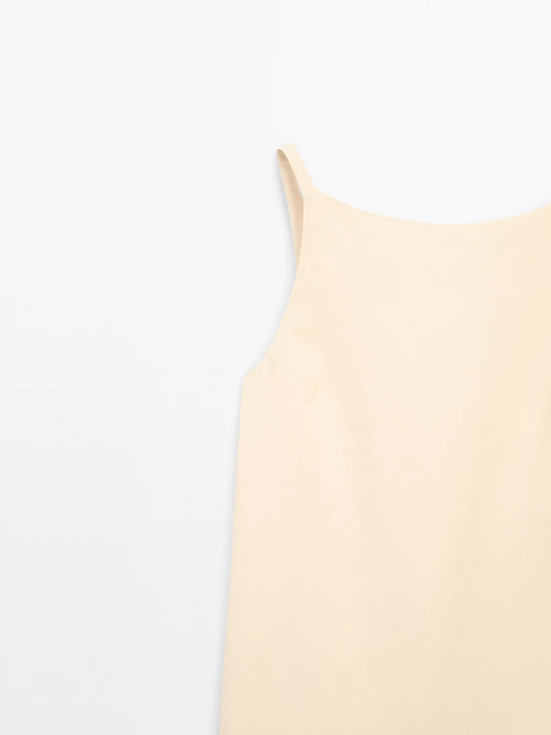 Short dress with back detail