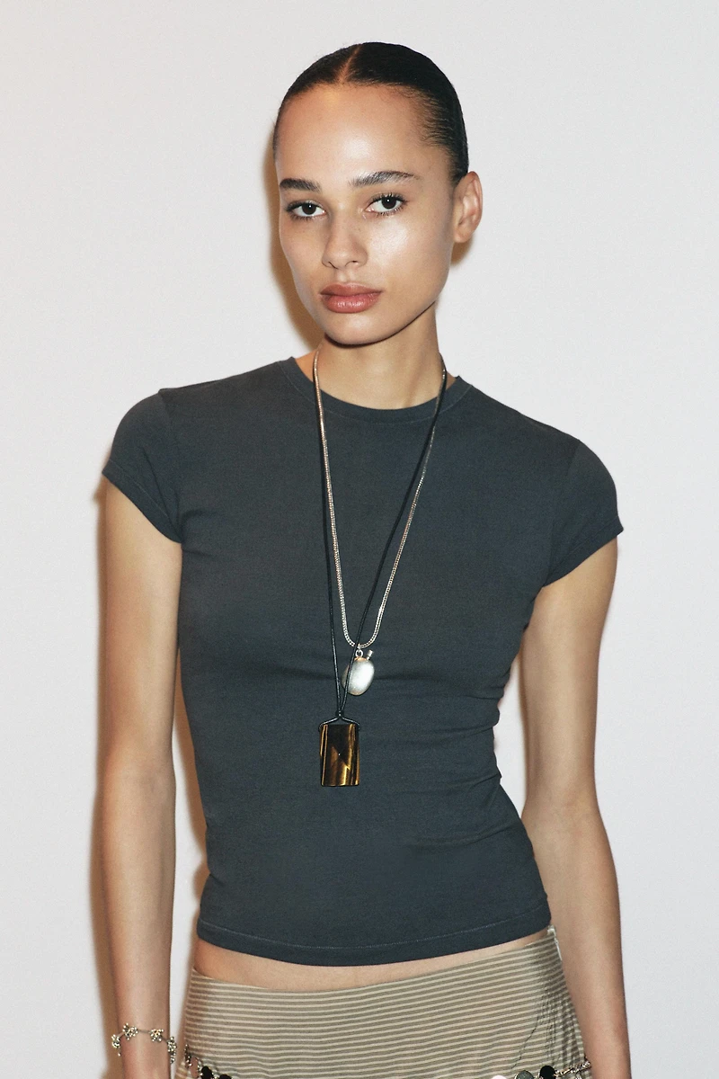SLIM FIT SHORT SLEEVE T-SHIRT