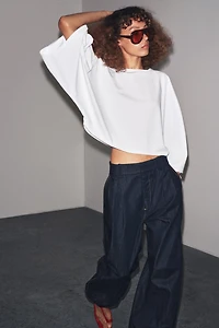 T-SHIRT CAPE