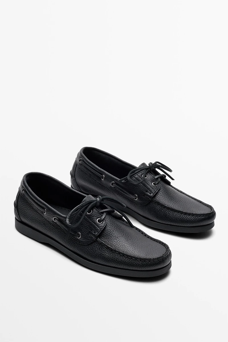 Leather boat shoe