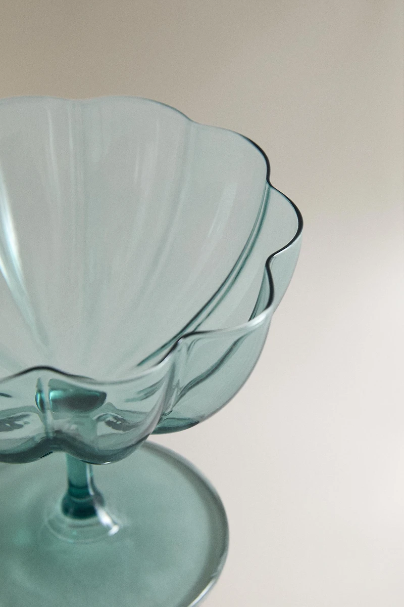 COUPE À GLACE EN VERRE ONDULÉ