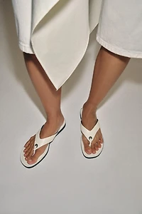 SANDALES PLATES EN CUIR