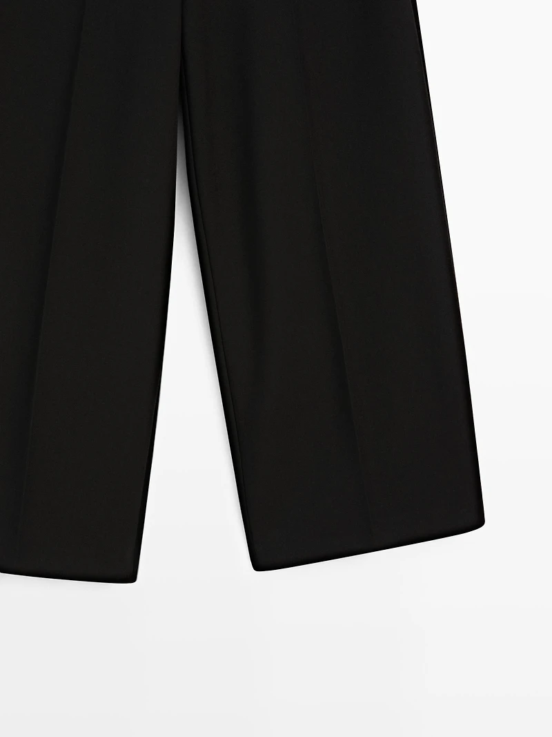 Wide-leg trousers with darts