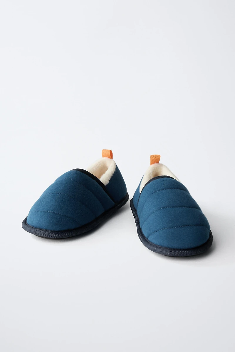 DETAIL HOME SLIPPERS