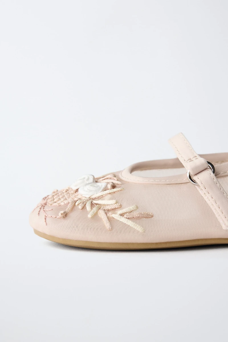 BALLERINES EN ORGANZA À FLEURS