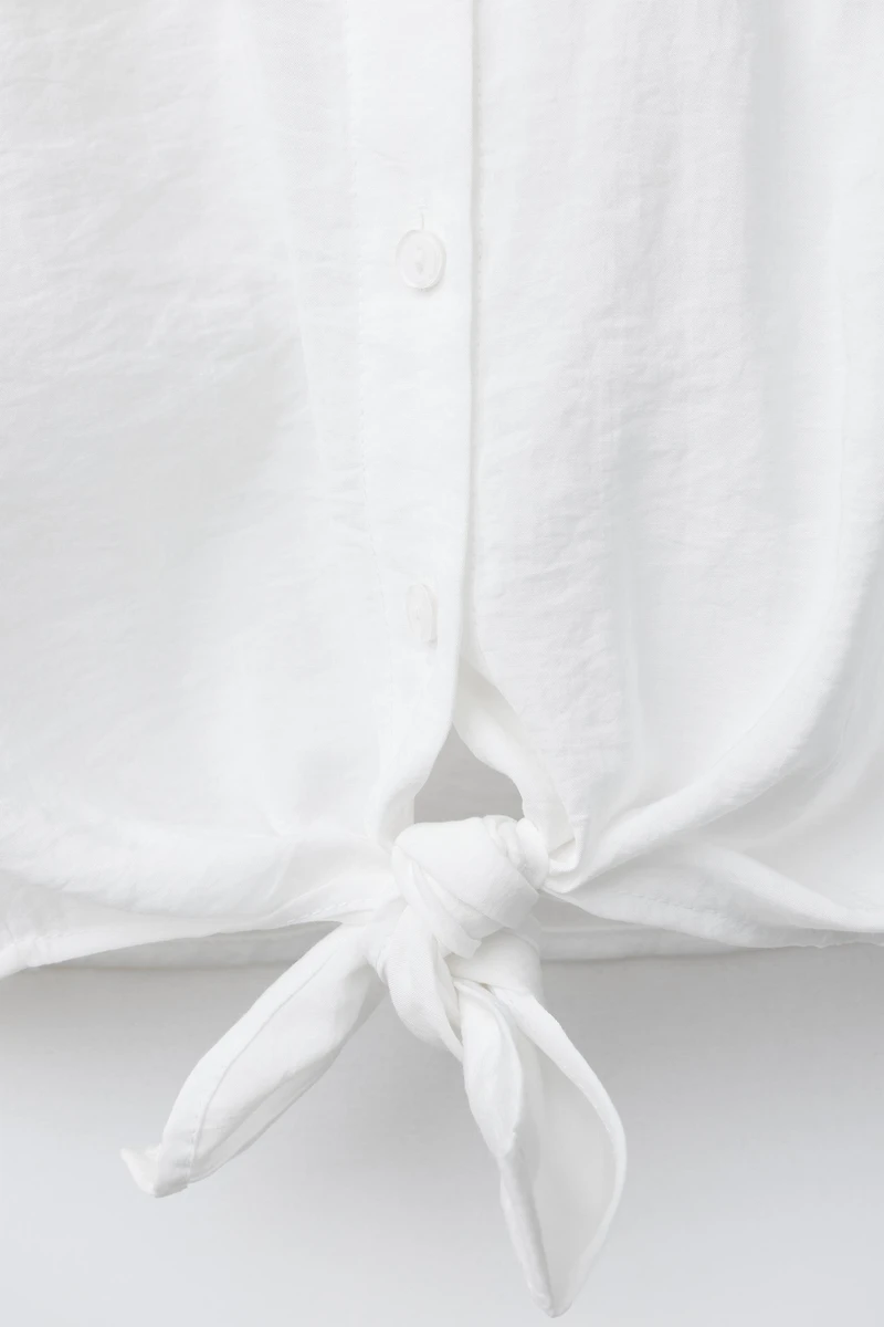 FLOWY KNOTTED SHIRT
