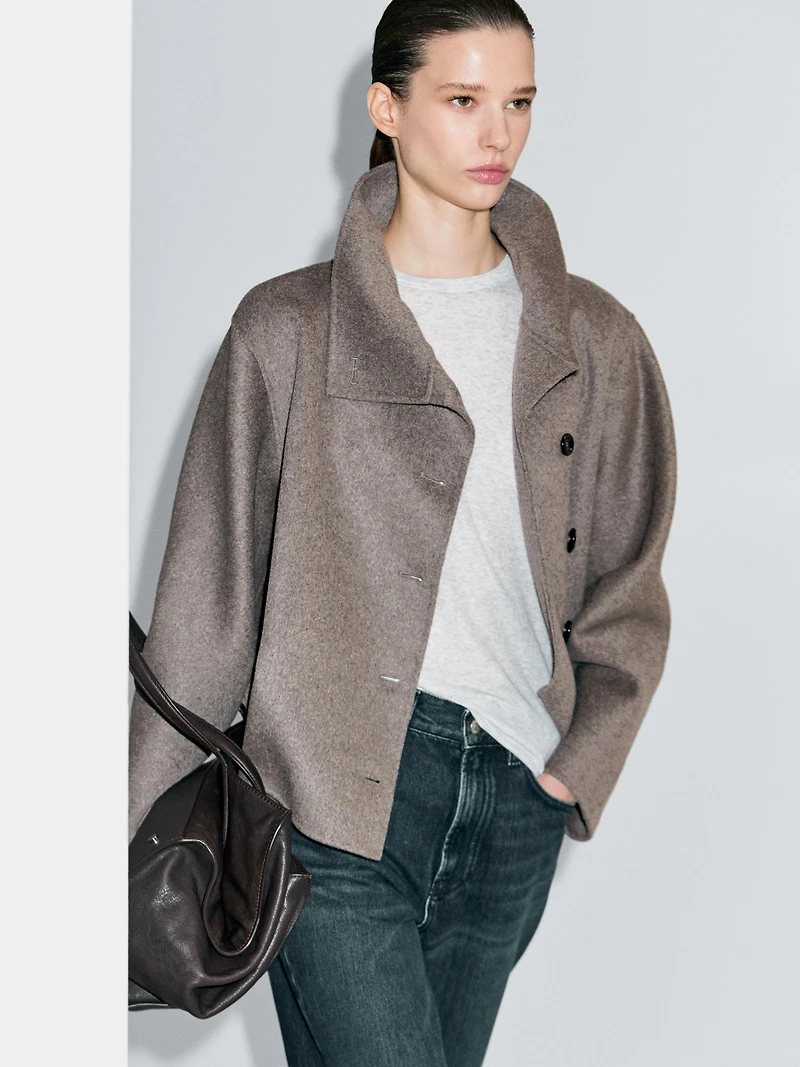 Manteau court à col montant en laine mélangée