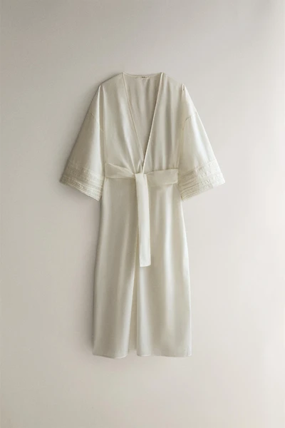 LACE ROBE
