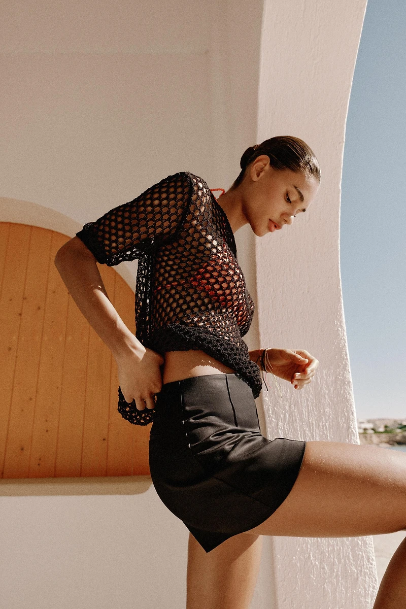 HIGH-WAISTED SHORTS