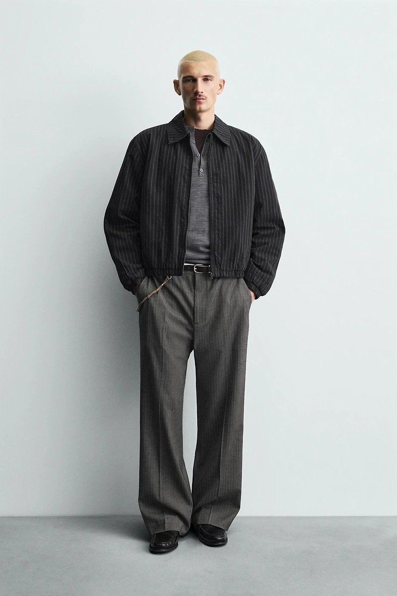 VESTE COURTE AJUSTÉE À RAYURES