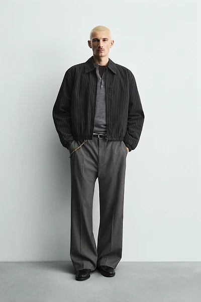 VESTE COURTE AJUSTÉE À RAYURES