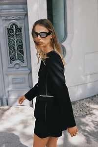 TRIM TOPSTITCHING BLAZER