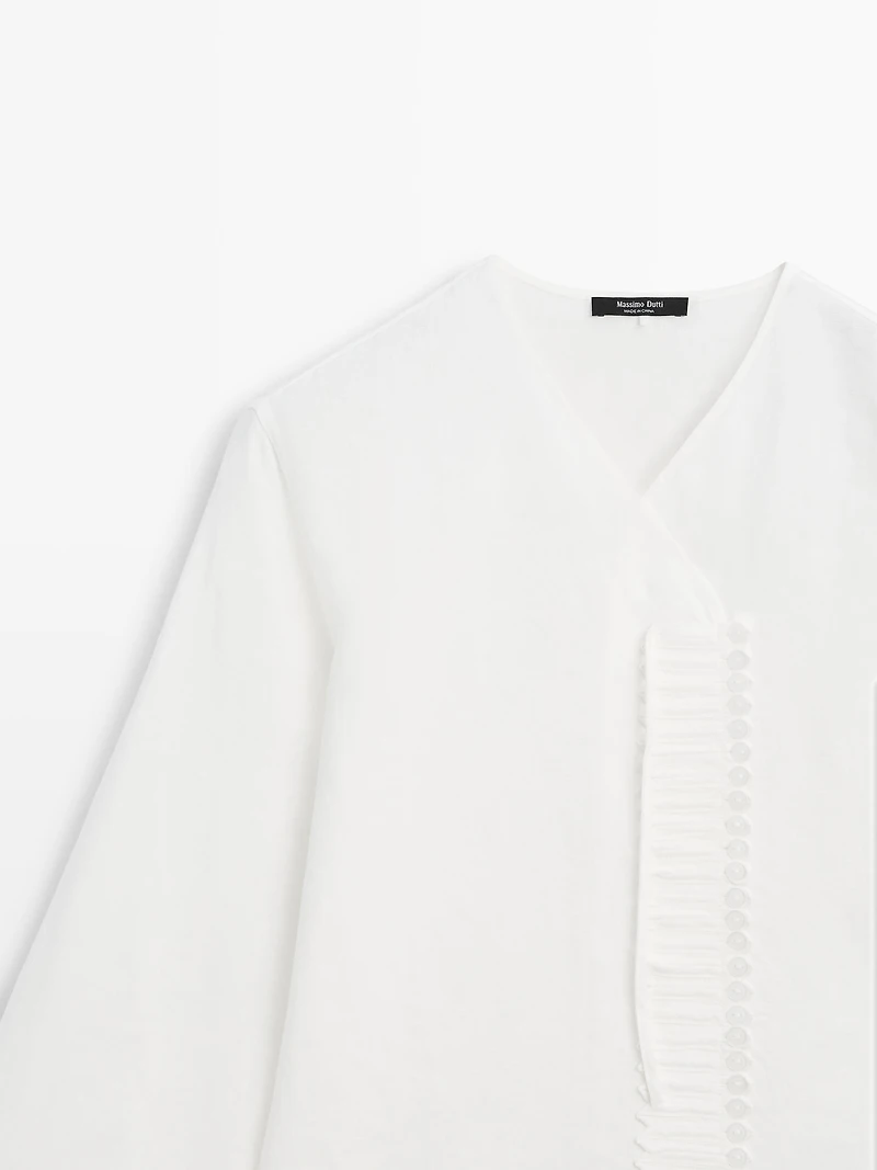 Flowing shirt with chest detail