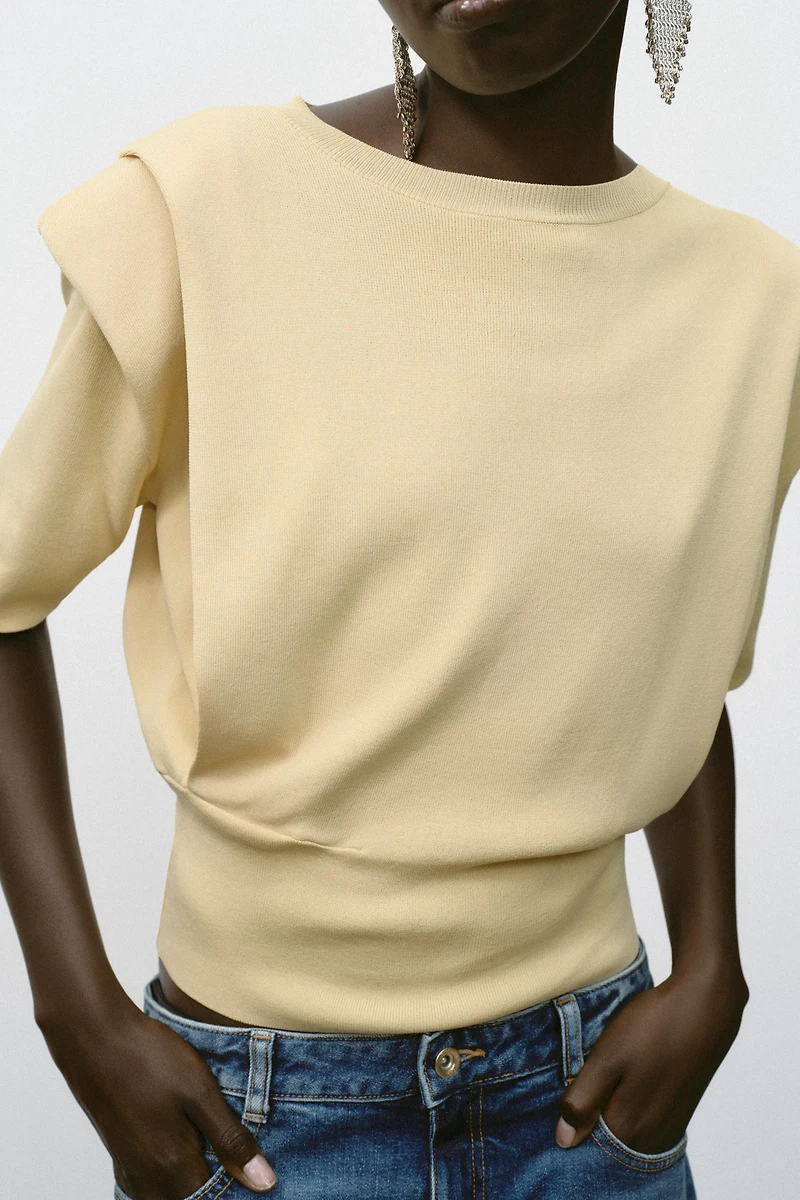 TOP EN MAILLE À ÉPAULETTES