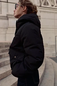 ANORAK COURT À CAPUCHE DÉPERLANT COUPE-VENT