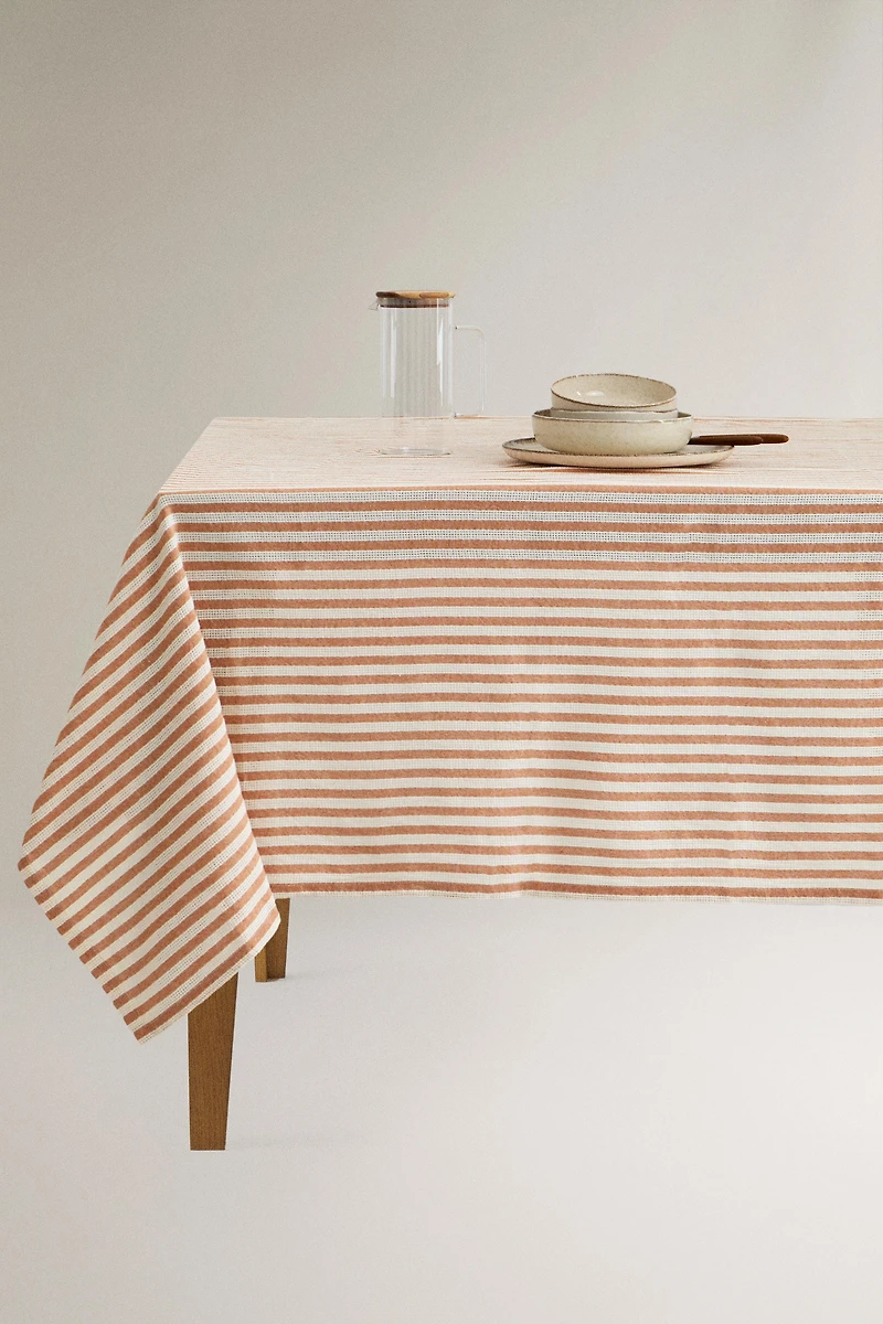 TEXTURED STRIPED TABLECLOTH