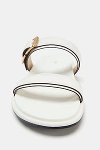 BUCKLE SANDALS