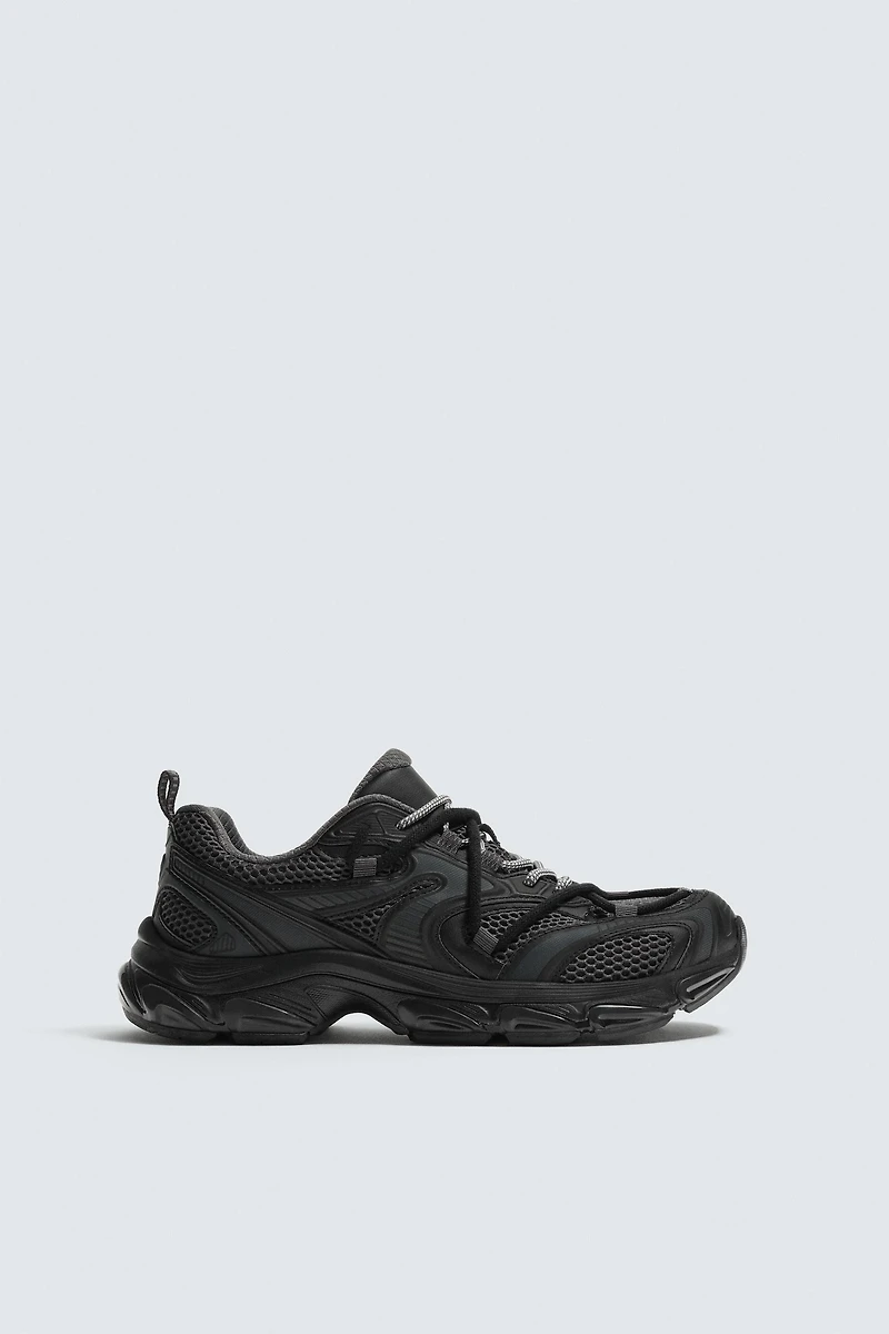 CHUNKY SOLE SNEAKERS