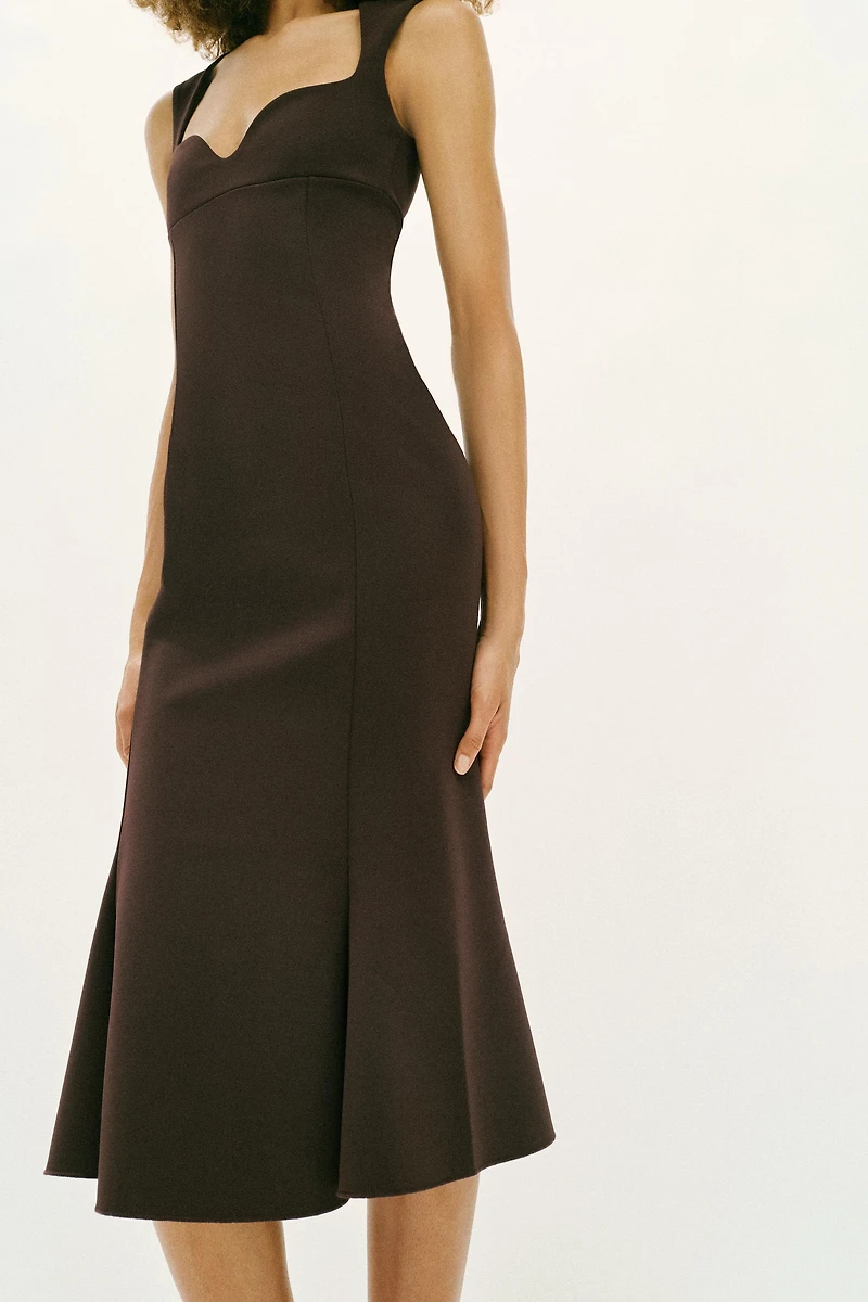 SWEETHEART NECKLINE DRESS