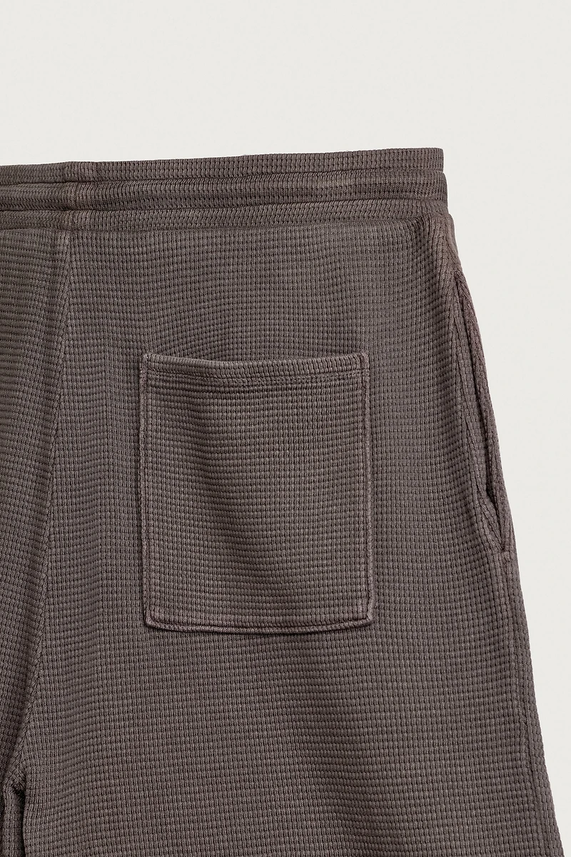 WASHED WAFFLE KNIT JOGGER SHORTS