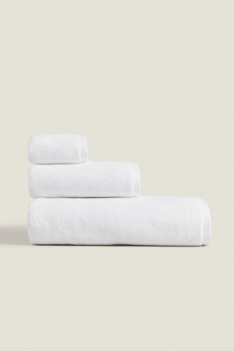 EXTRA SOFT COTTON BATH TOWEL (700 GXM²)