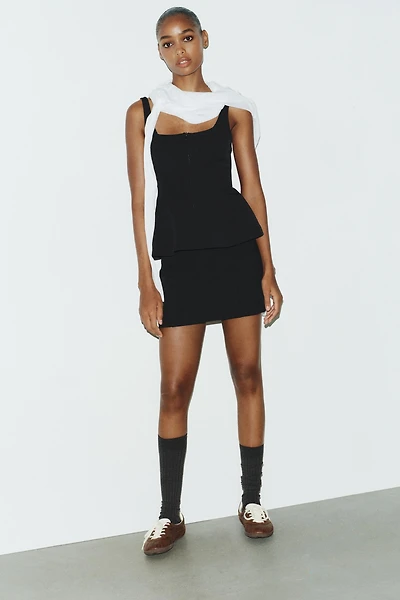 HIGH-WAISTED MINI SKIRT