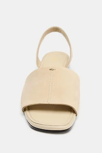 LEATHER STRAP FLAT SANDALS