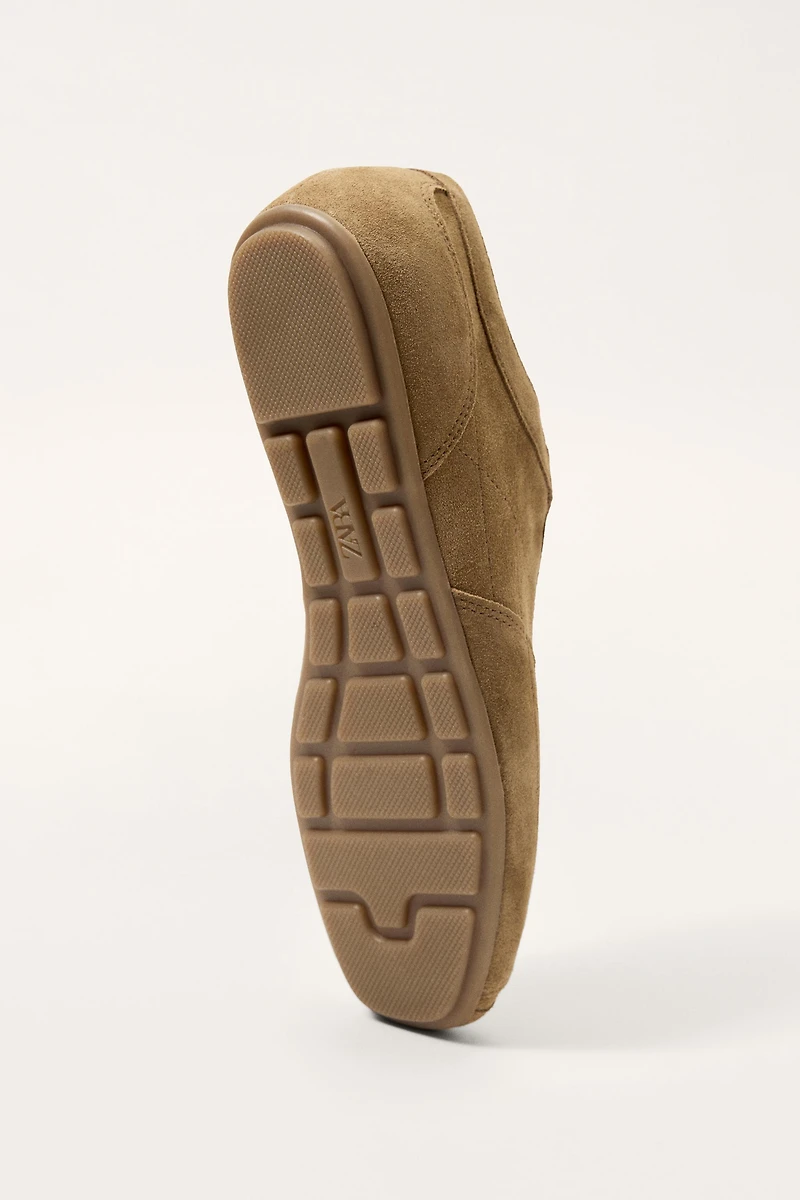 LIMITED EDITION LEATHER SNEAKERS