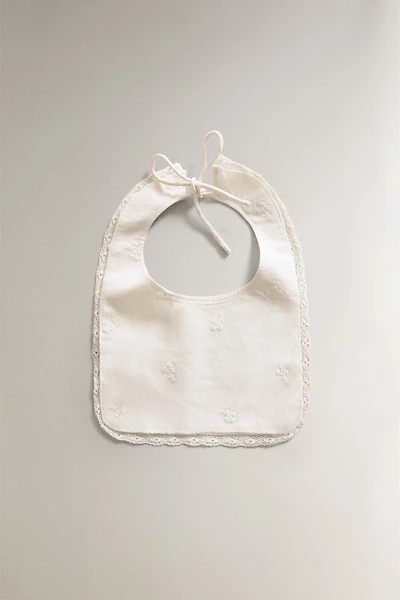 BABY BIB WITH FLORAL EMBROIDERY