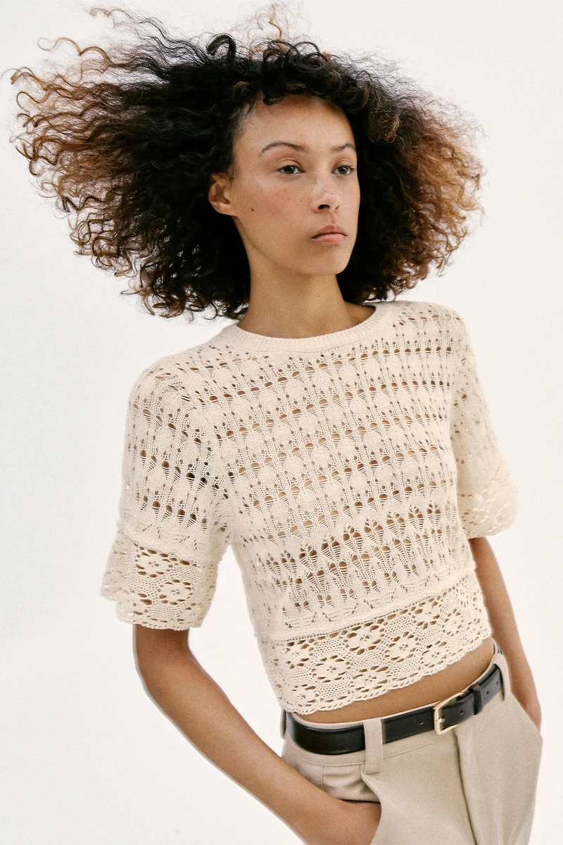 TOP EN MAILLE POINTELLE