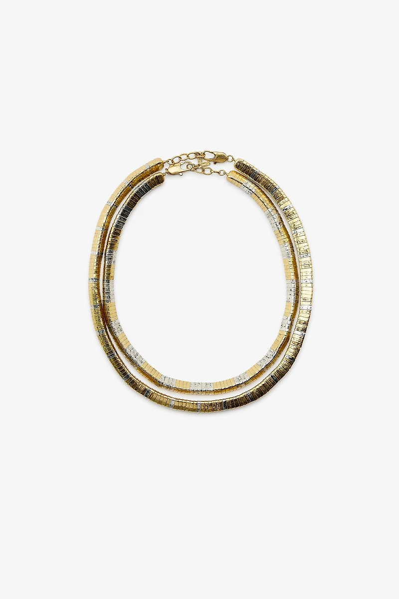LOT DE 2 COLLIERS ASSORTIS AVEC PIÈCES MÉTALLIQUES