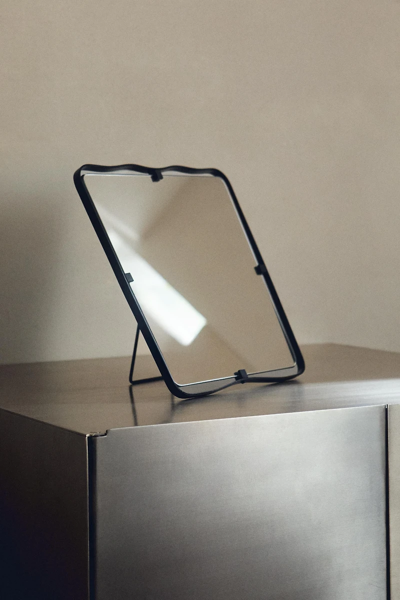 METAL TABLETOP MIRROR