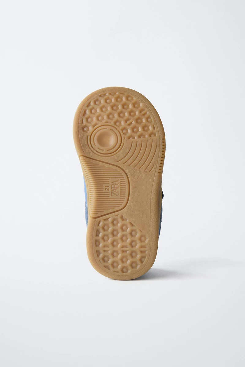 RETRO BAREFOOT SNEAKERS