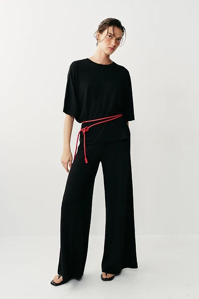 BATWING SLEEVE TOP