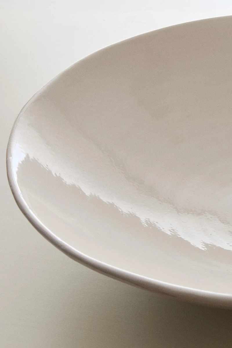 PLAIN STONEWARE SERVING DISH