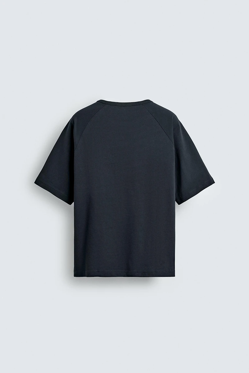 RELAXED FIT RIVET POCKET T-SHIRT