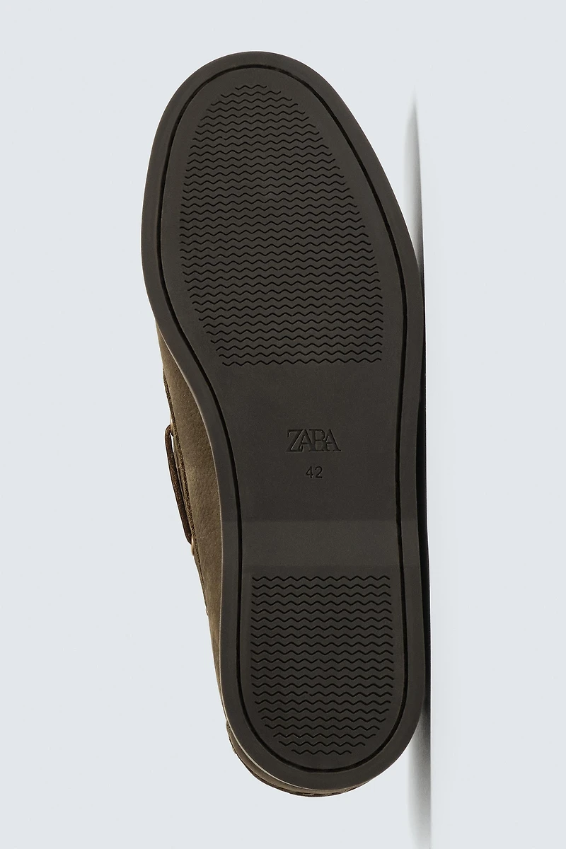 LEATHER BOAT SHOES