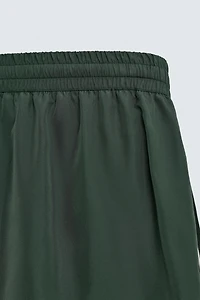 CONTRAST PIPING SHORTS