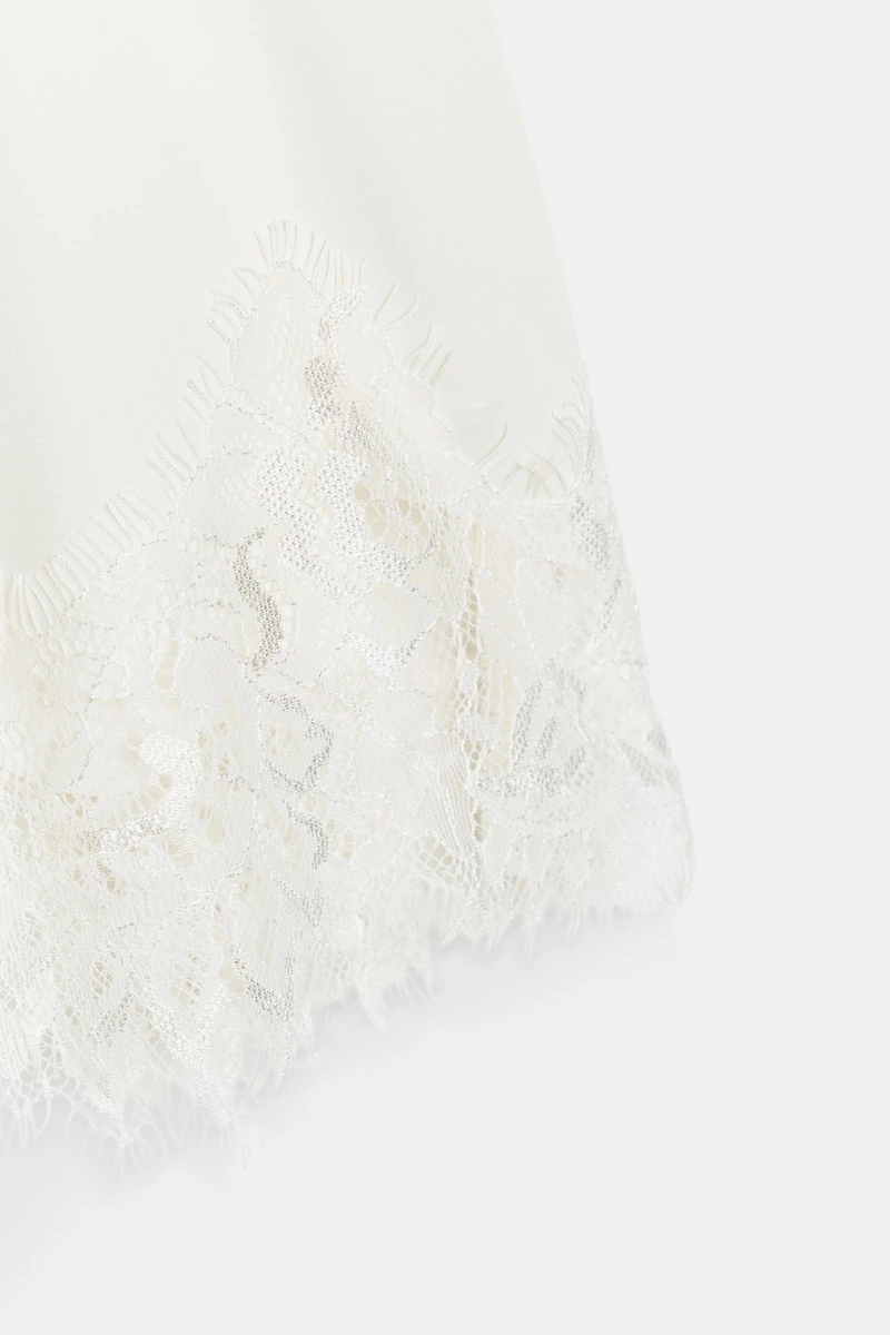 T-SHIRT EN MATIÈRES VARIÉES ET DENTELLE À COL TUNISIEN