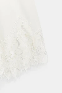 T-SHIRT EN MATIÈRES VARIÉES ET DENTELLE À COL TUNISIEN