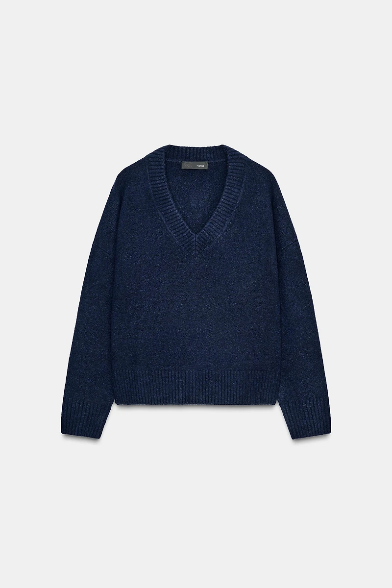 PULL DOUX EN MAILLE COL V