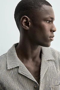 REGULAR FIT SEERSUCKER TEXTURED SHIRT