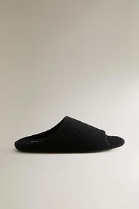 CHAUSSONS SERVIETTE OUVERTS BAIN