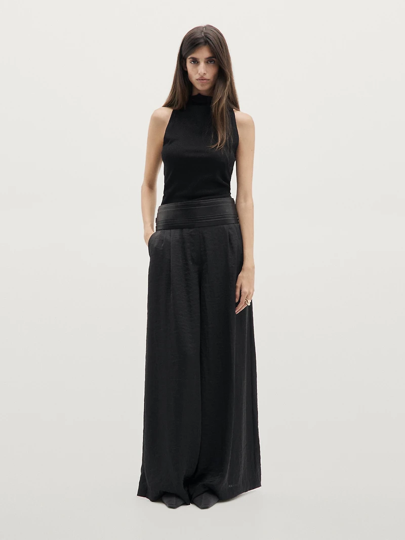 Flowing wide-leg trousers with darts