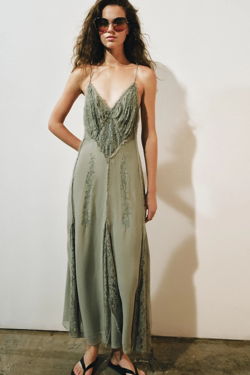 ZW COLLECTION EMBROIDERED RUFFLE DRESS