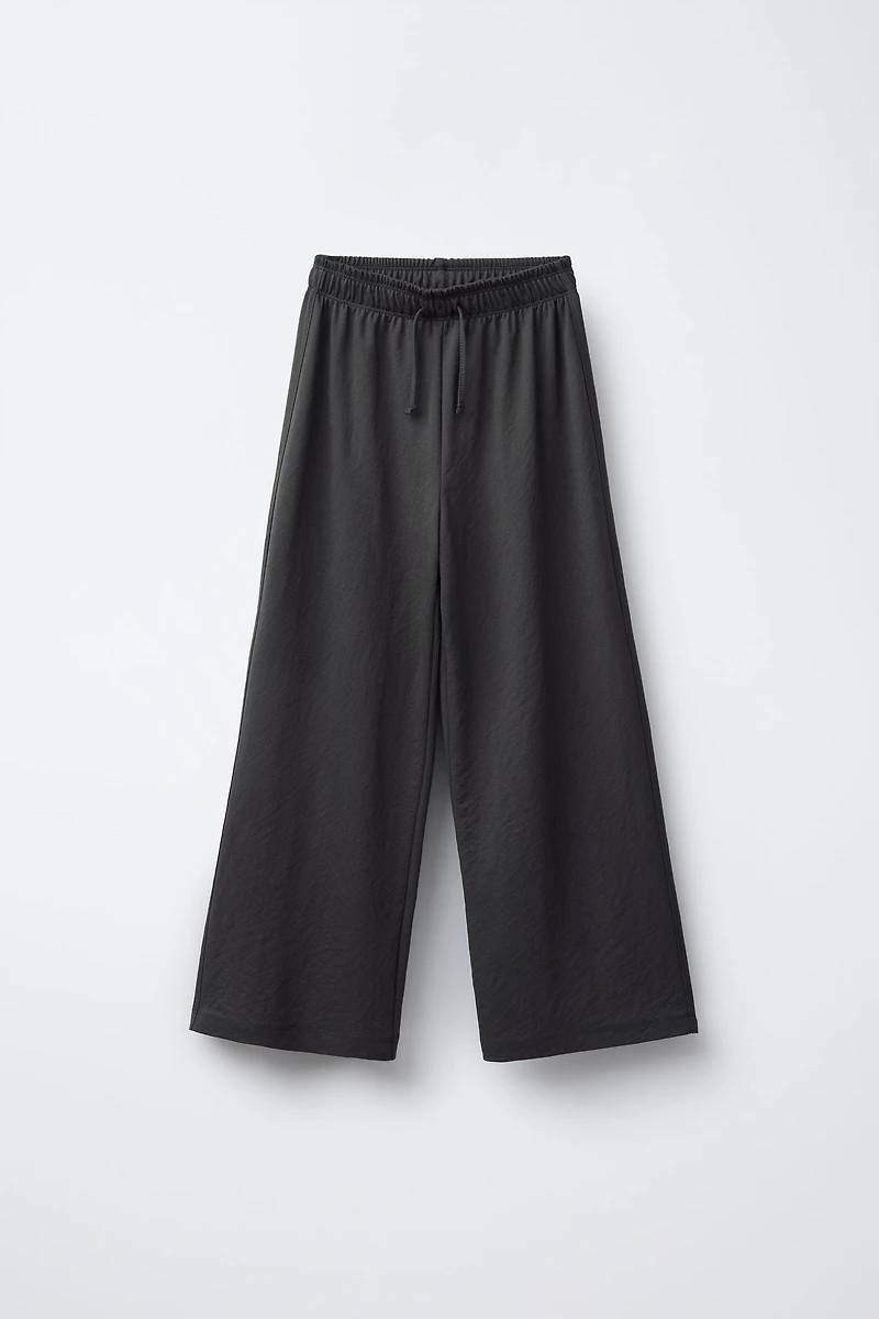 FLOWY WIDE LEG PANTS