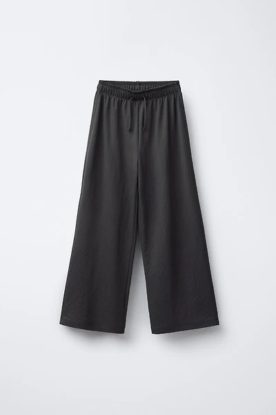 FLOWY WIDE LEG PANTS