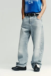 TRF OVERSIZED SHIFTED SEAM MID-RISE JEANS