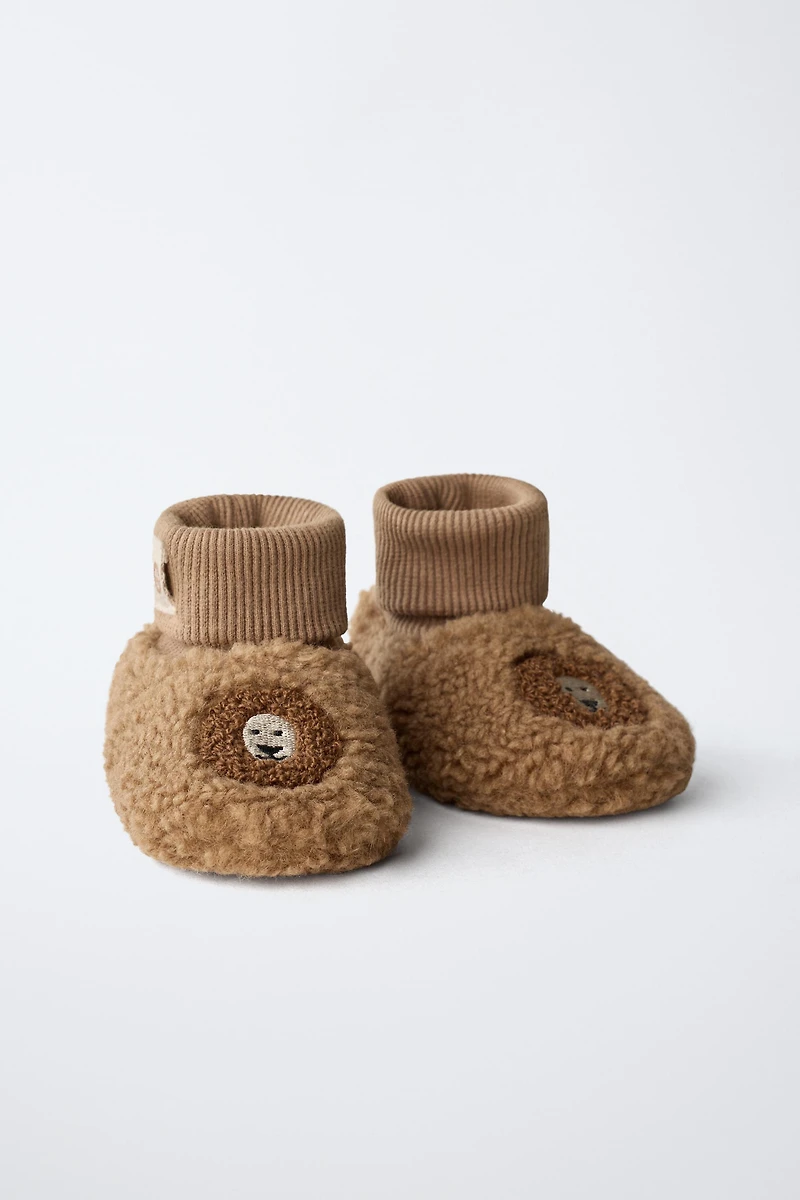 ANIMAL SLIPPERS